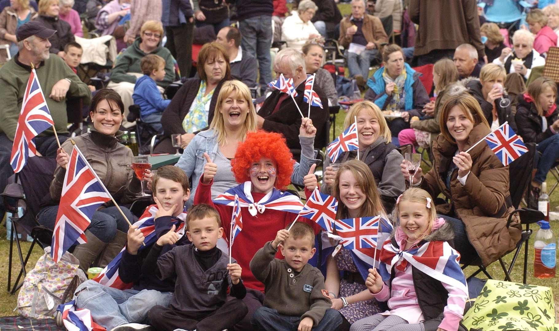 Families gather at Proms in the Park