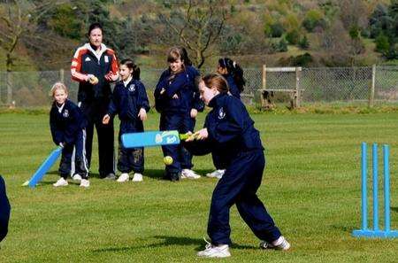 Leeds and Broomfield cricket club Southern Waters countyside sponsorship of womens and girls cricket.