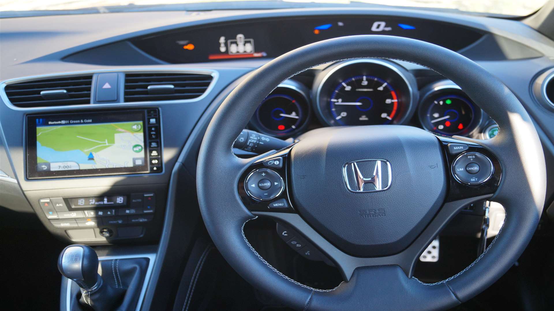 The split level dashboard is one of the Civic's distinguishing features