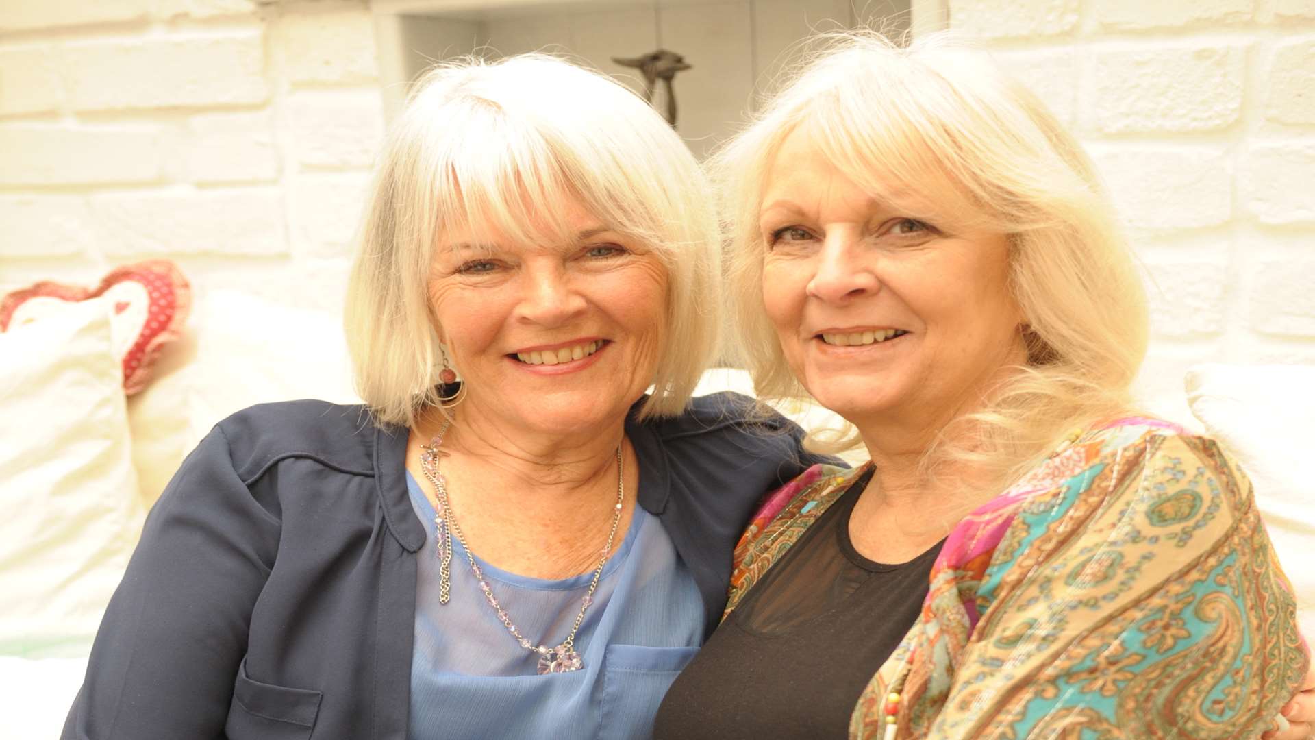 Sisters Elaine Coomber and Jenny Hamilton, together again
