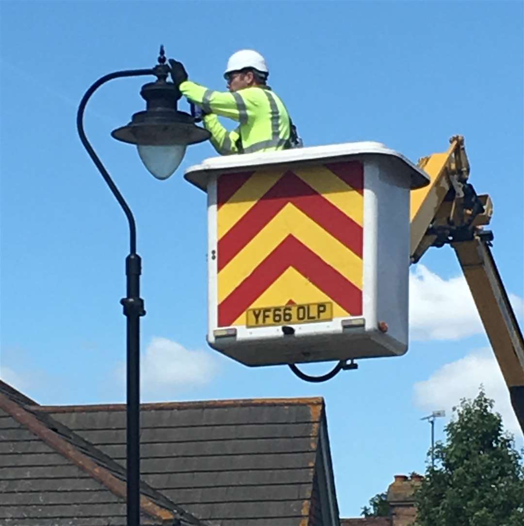 Lights across the county are being replaced (7291071)