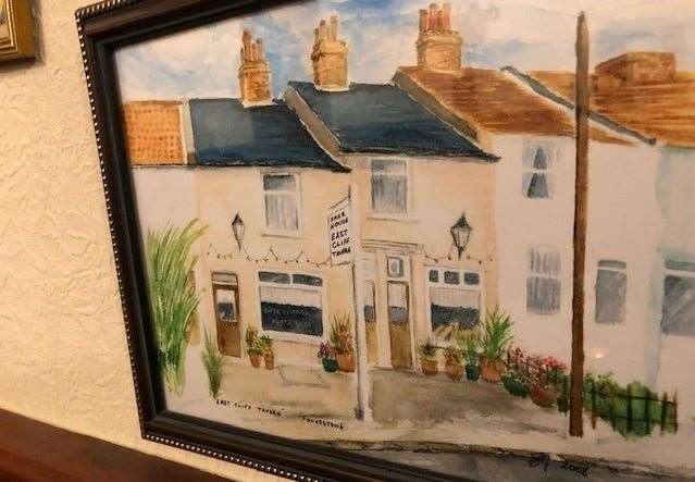 It was too dark outside to make out what the East Cliff Tavern looked like at the front but you should be able to get some idea from this picture on the wall. It looks like a converted house but in reality it’s always been a pub.