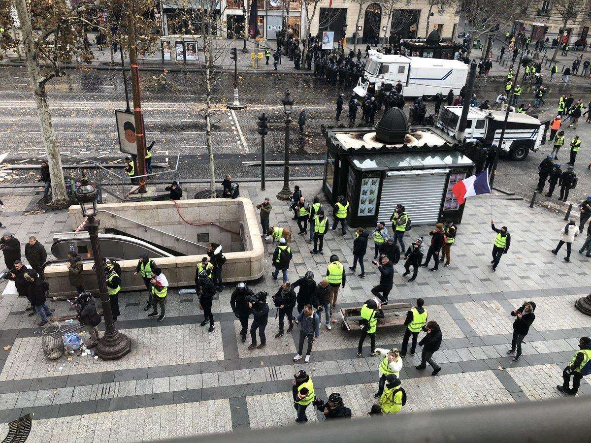 The scene in Paris as thousands of demonstrators arrive. Picture courtesy of @mrss_beebs via Twitter