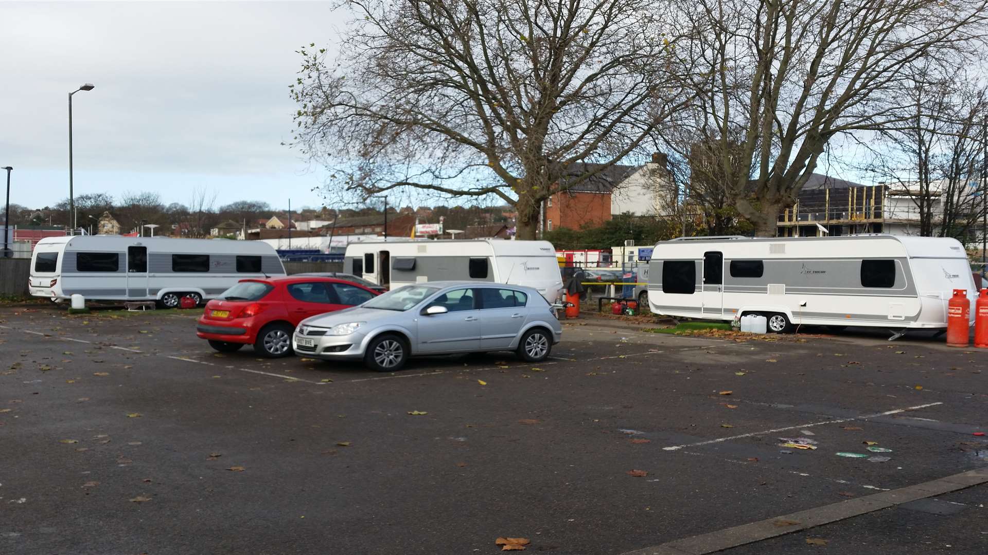 Travellers in Commercial Road car park, Strood