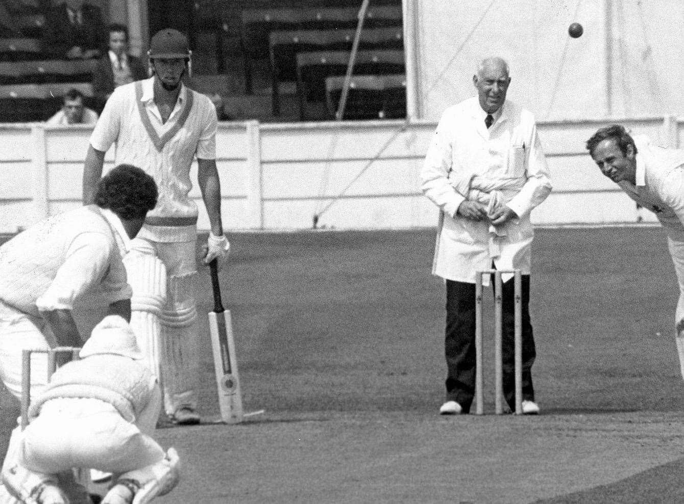 Former Kent and England cricketer Derek Underwood bowling in 1981