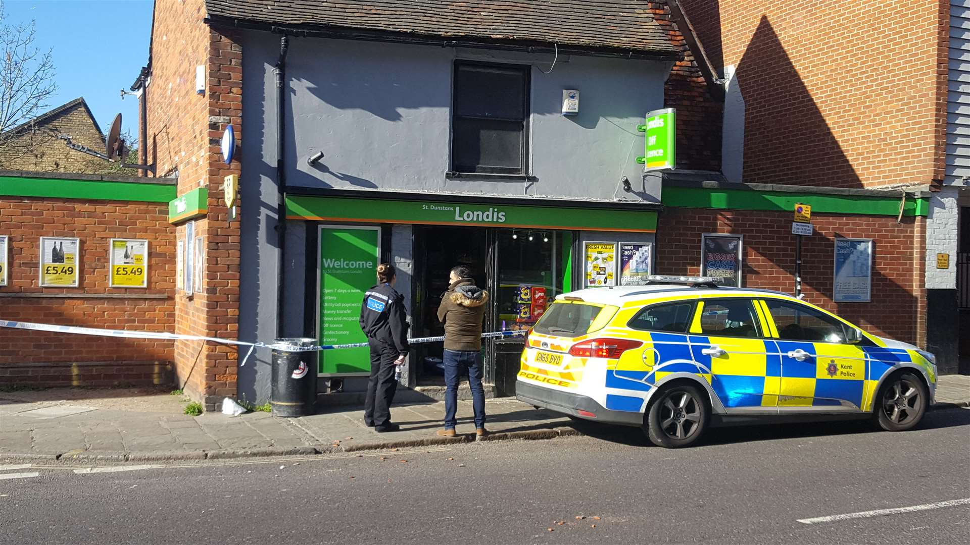 The scene of the raid at Londis in St Dunstan's, Canterbury (8092675)