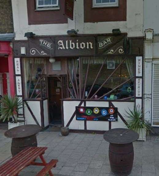 Albion Bar has a 1 rating