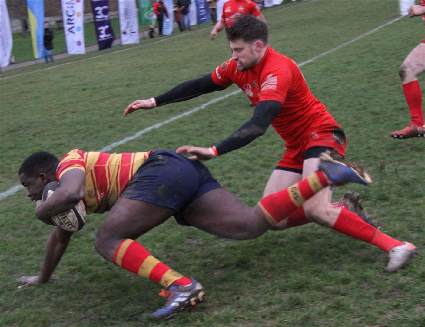 Medway dive for the line against London Welsh. Picture: Paul Wardzynski