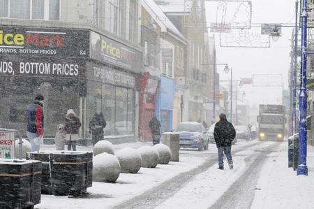 Shoppers brave the snow in High Street, Sheerness
