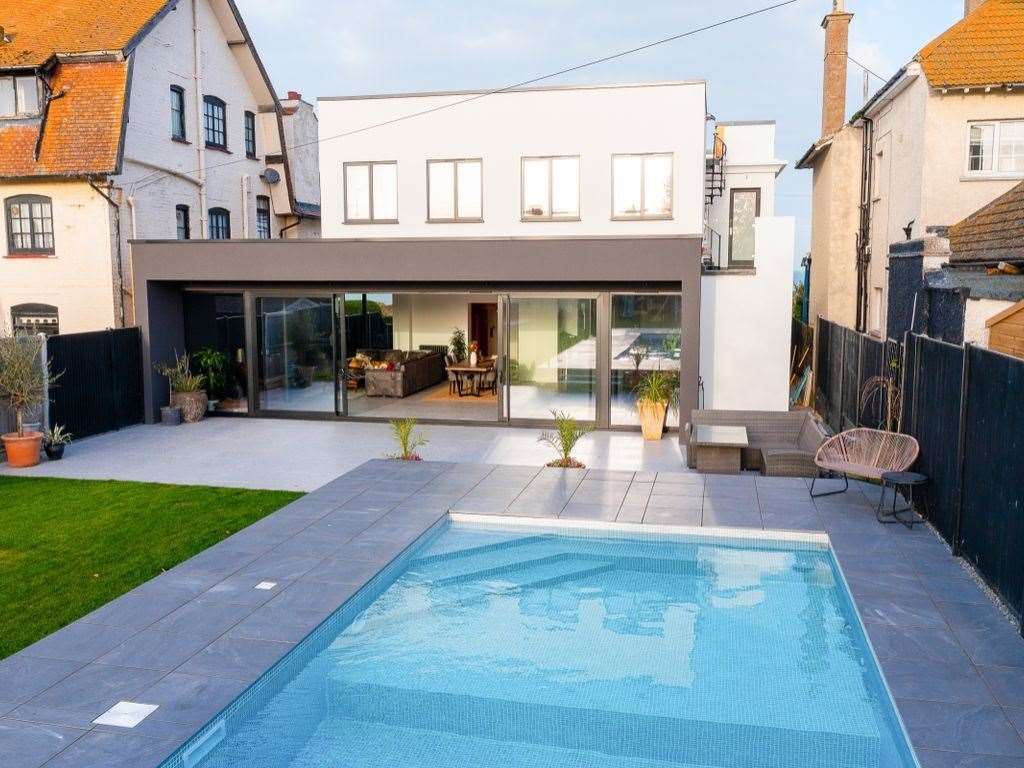 The swimming pool must have been a strong selling point for this coastal home. Photo: Zoopla