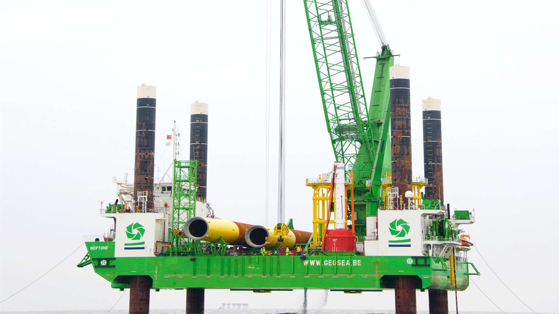 Jack-up crane vessel, Neptune, operated by GeoSea