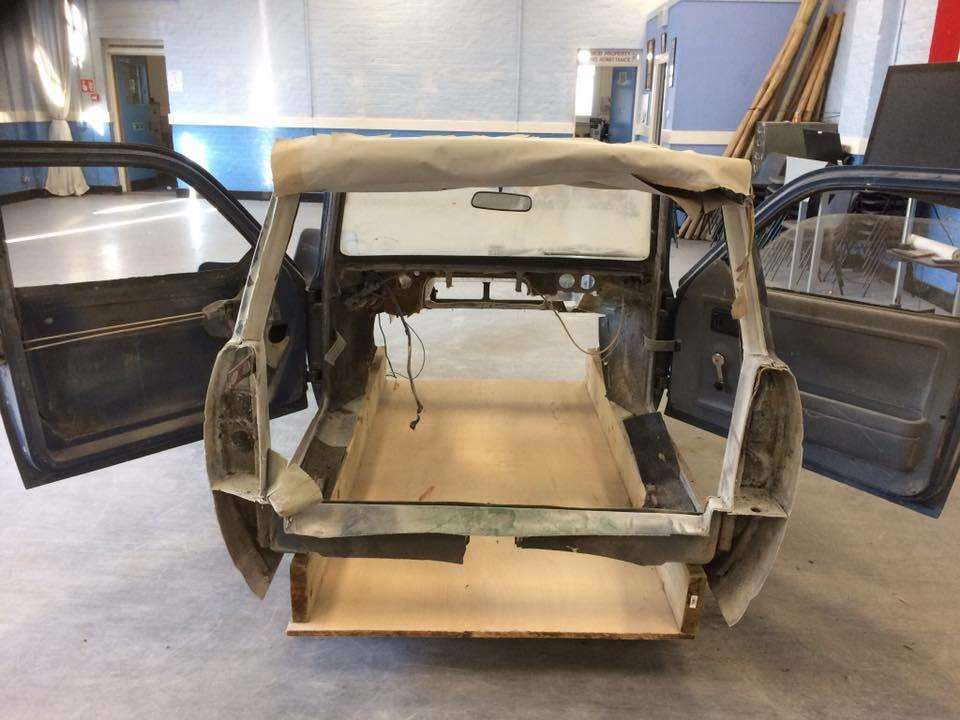 The shell of the Reliant Robin (6467409)