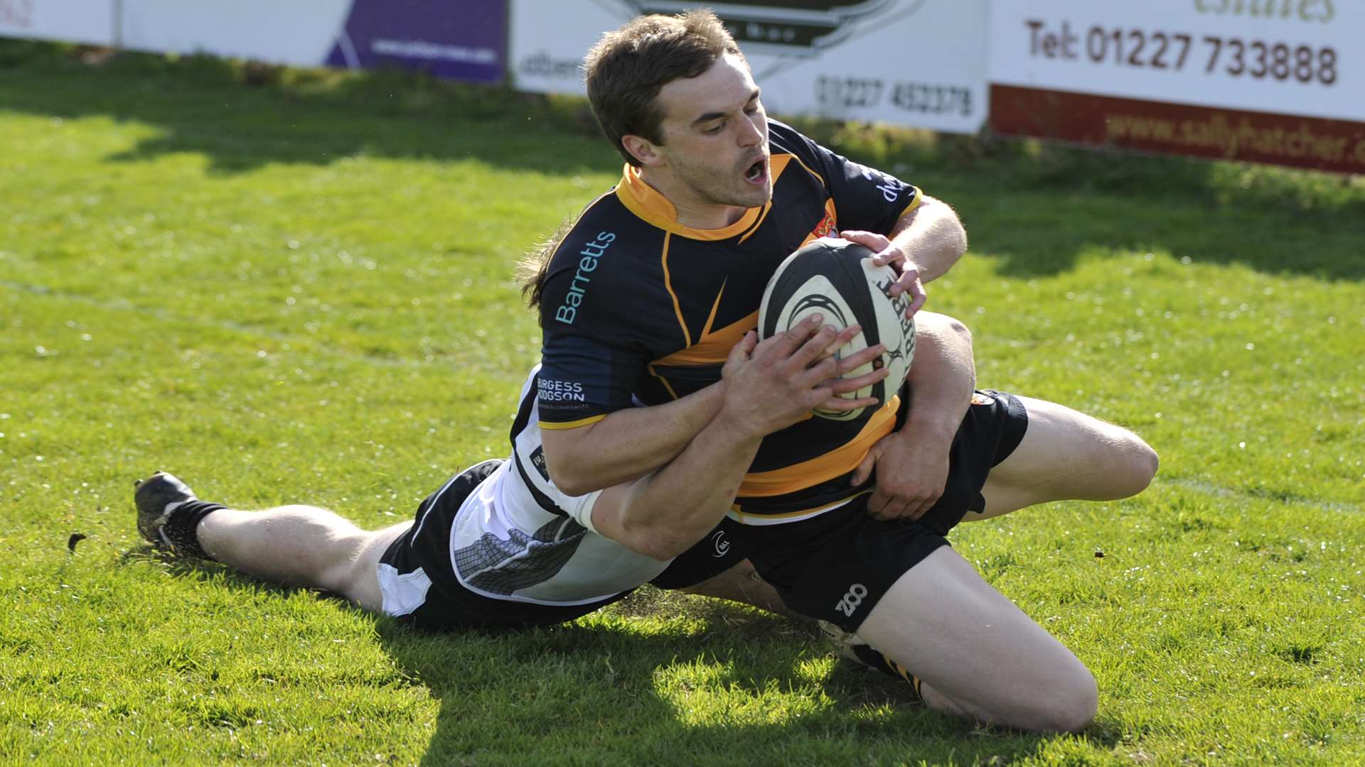 Martyn Beaumont touches down the first of his two tries. Picture: Tony Flashman.