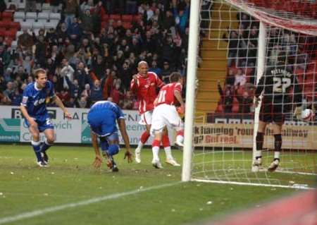 Chris Iwelumo fires Charlton into a 2-0 lead. Picture: BARRY GOODWIN