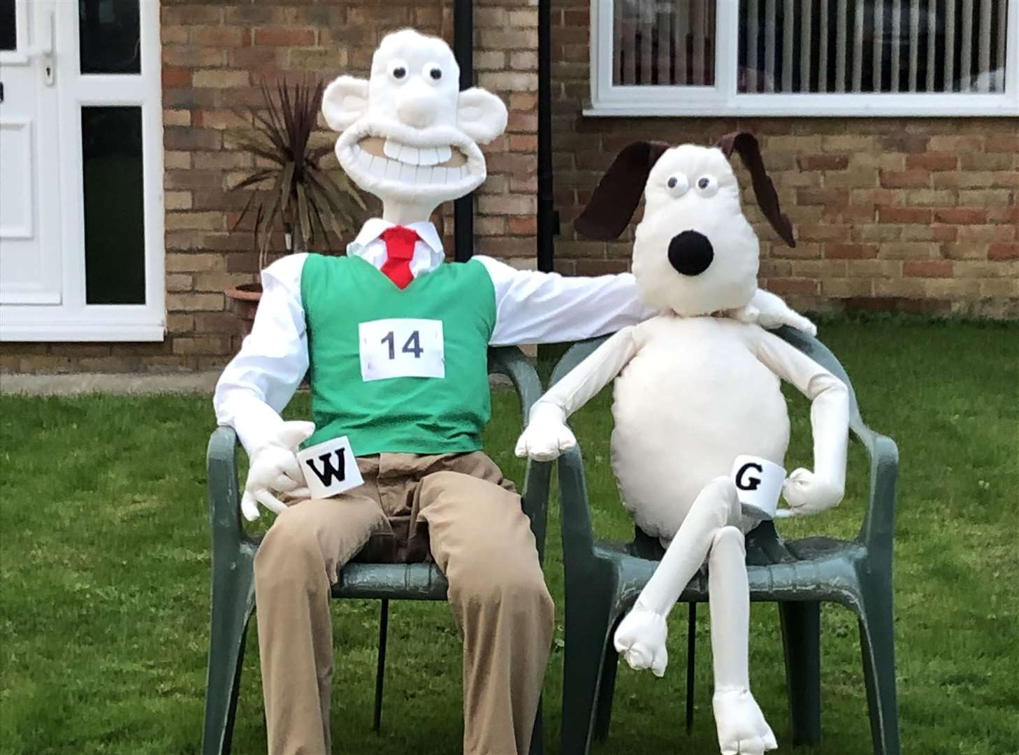 Wallace and Gromit, runners up in the 2021 Lower Halstow Scarecrow Trail