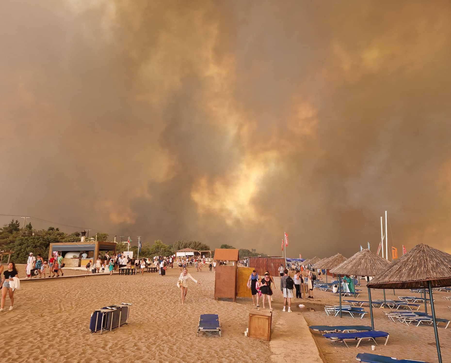 The smoke rising above the beach. Picture: Leigh Buckwell