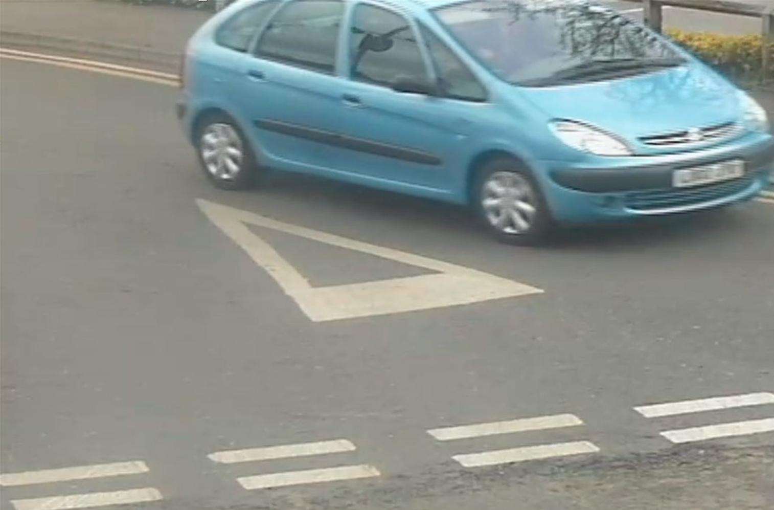The pair escaped in this Citroen Picasso.