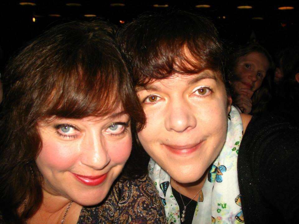 Nicole (right) at an a-ha gig with her best pal Rachel