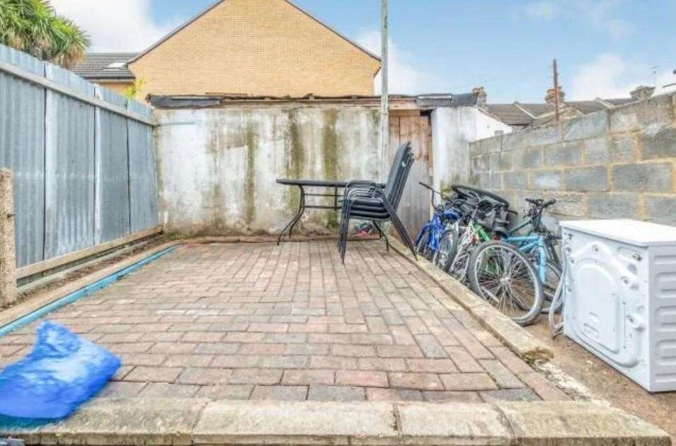 The courtyard out the back. Picture: Zoopla / Mann