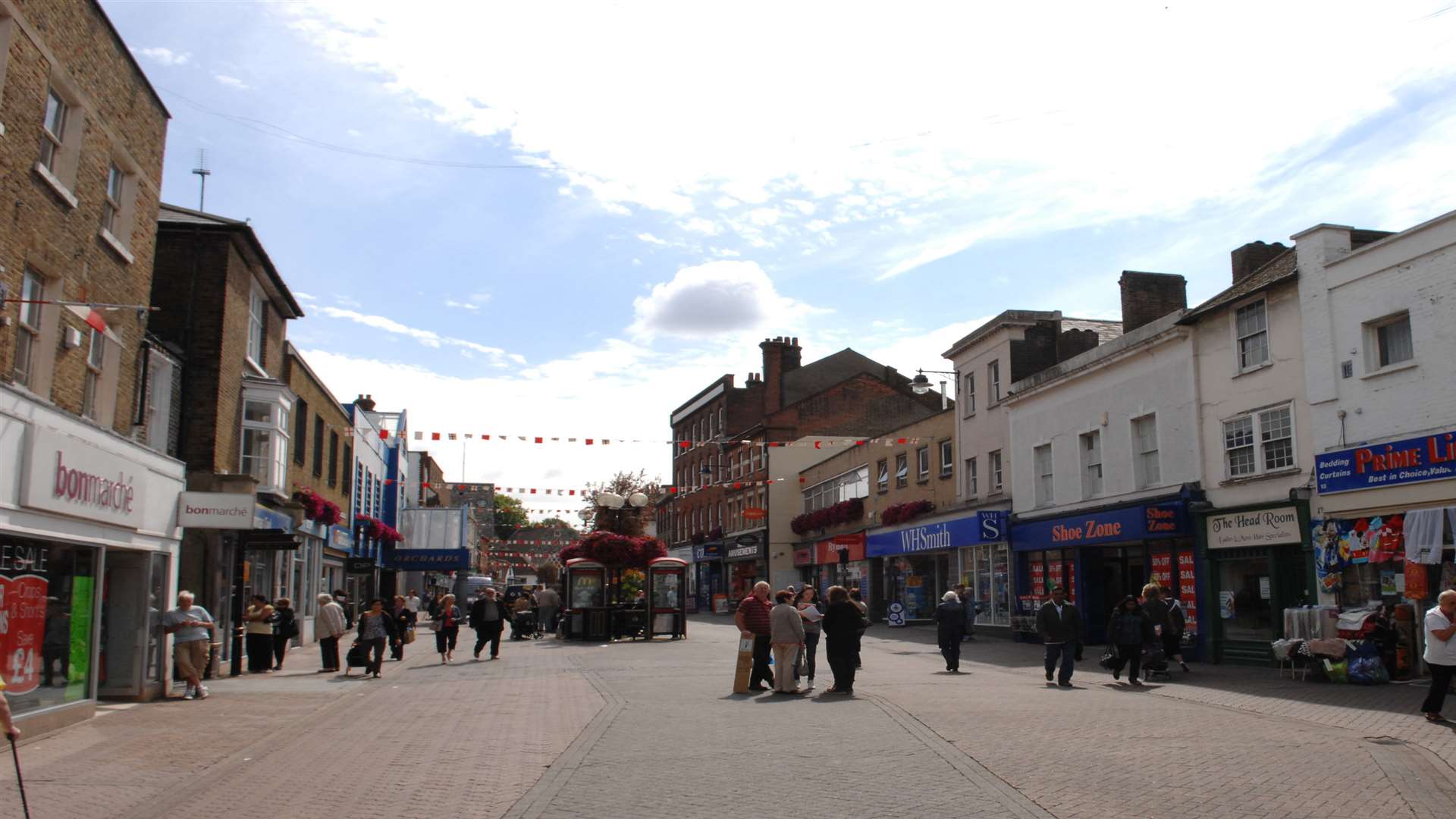 A Public Spaces Protection Order (PSPO), created by Dartford Borough Council, has come into force to tackle street drinking and anti-social behaviour in Dartford