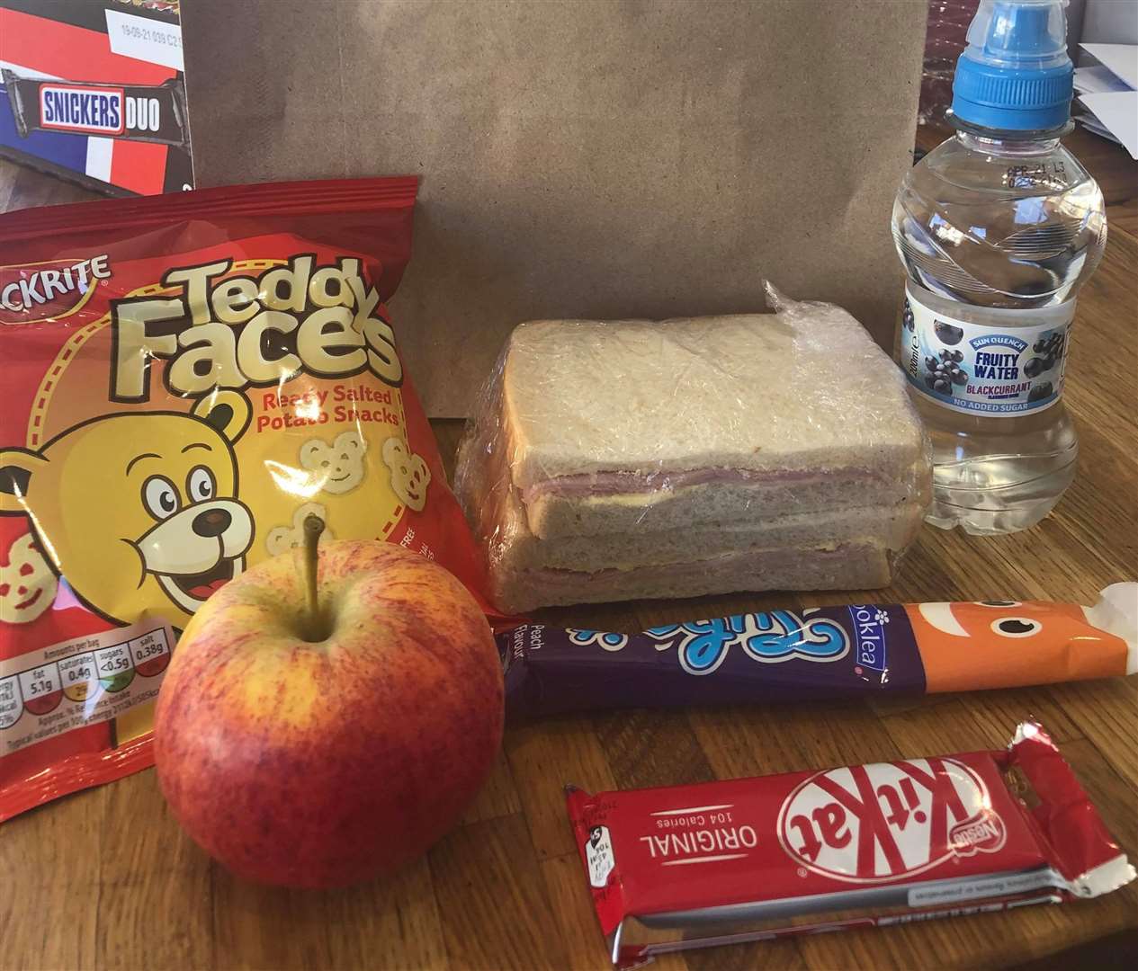 Should councillors bring their own packed lunch to meetings?