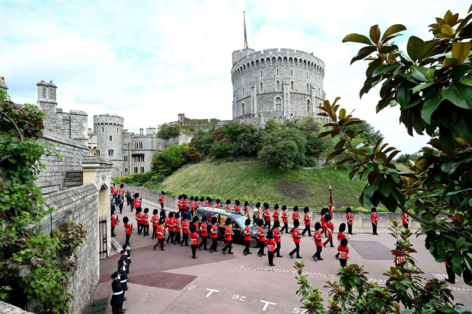 The ceremonial procession of the coffin of the Queen arrives at Windsor Castle (Leon Neal/PA)