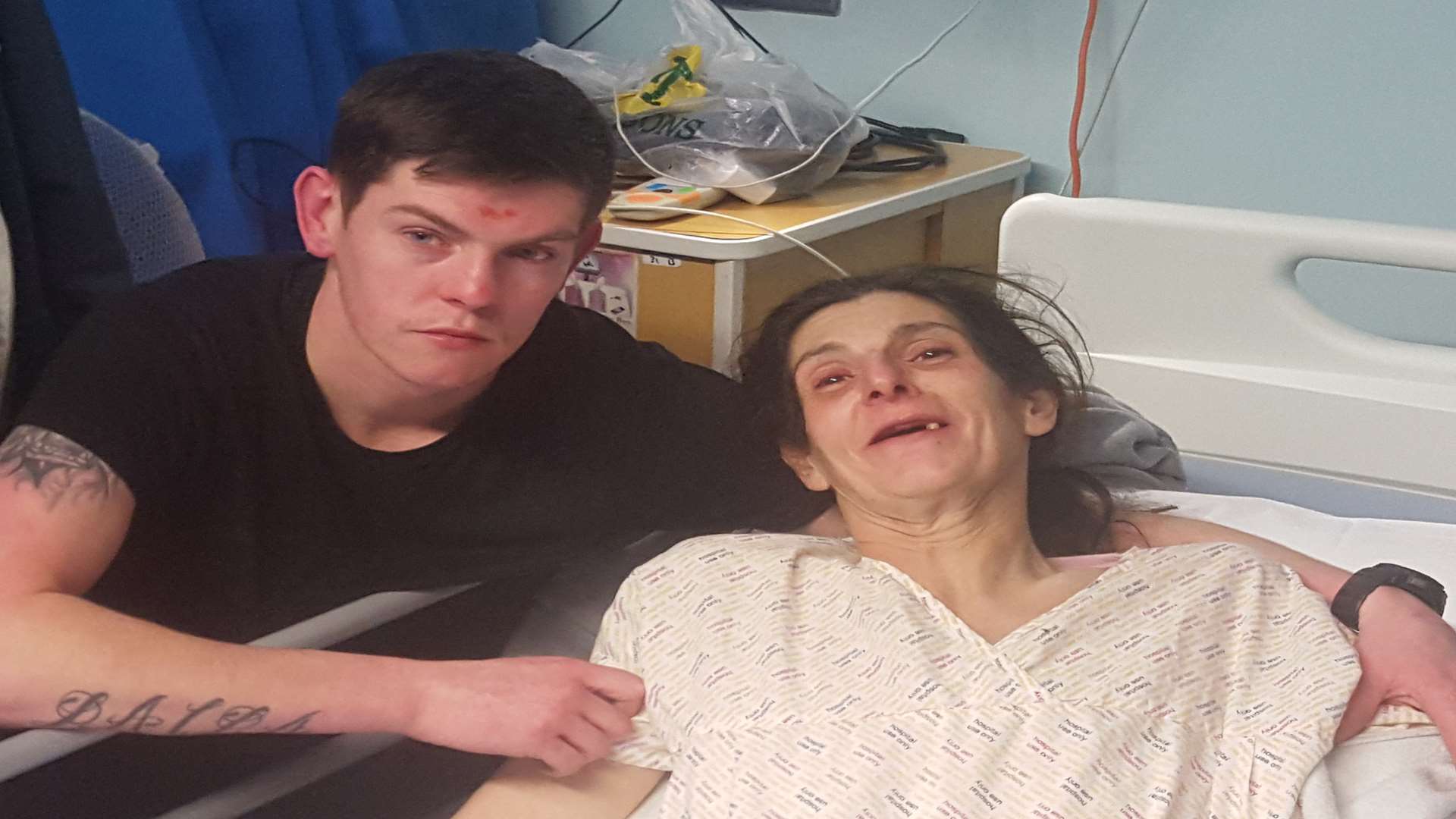 Ryan Richardson, 24, and mum Anita Richardson, who has been given weeks to live after a late cancer diagnosis