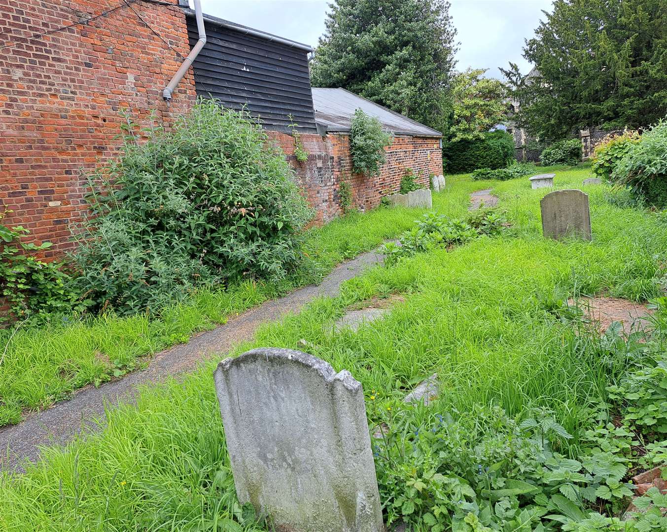 The church has established that any works done in St Margaret’s churchyard will not involve the distrubance of human remains