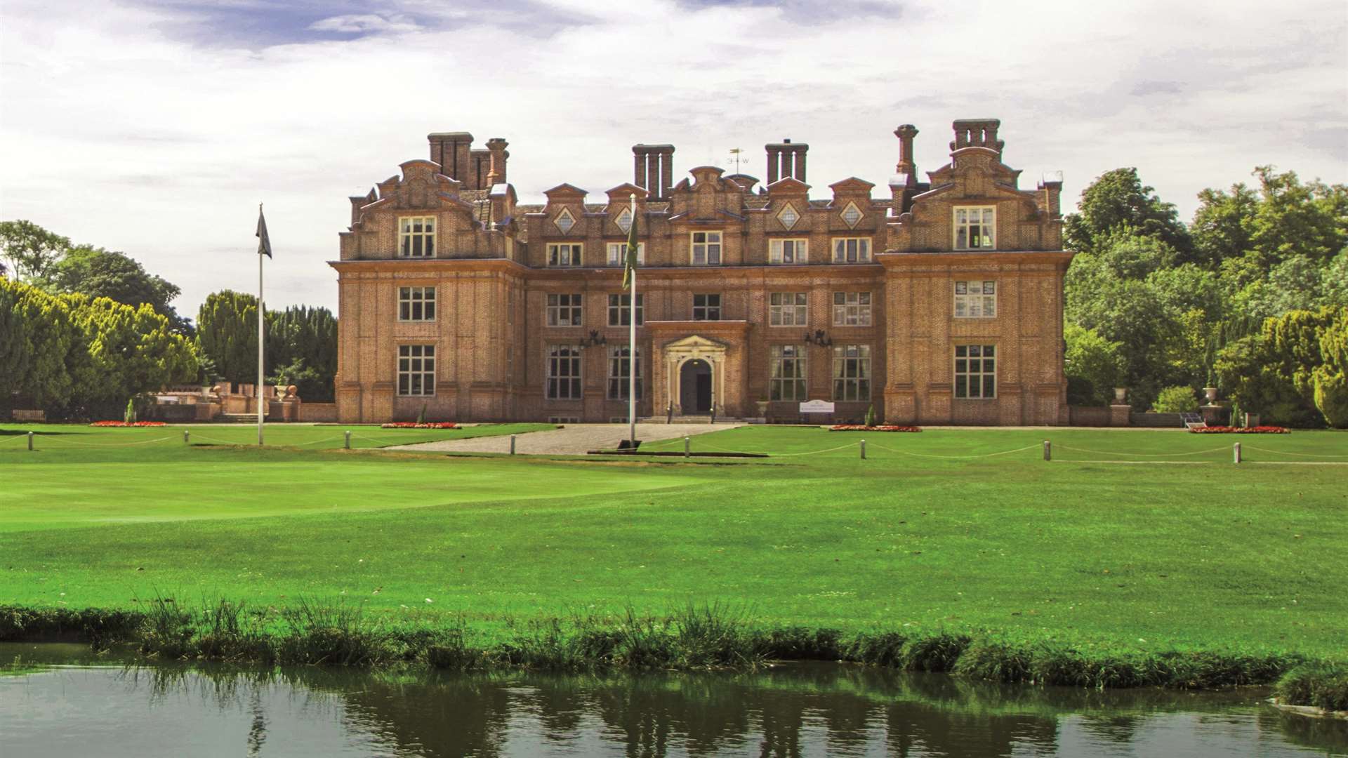 Broome Park mansion, formerly owned by Lord Kitchener, has been sold to an investor in Hong Kong after being marketed for £6 million
