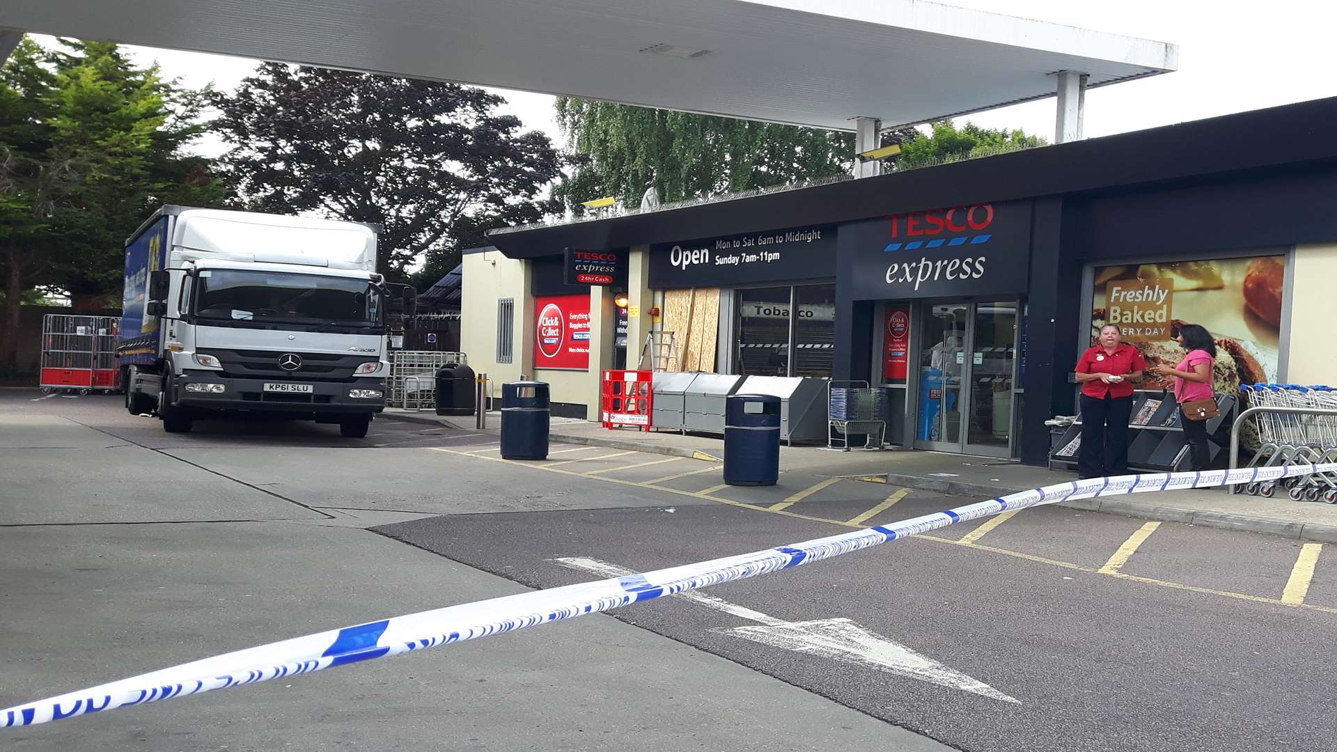 Tesco in Dartford Road is closed after a raid