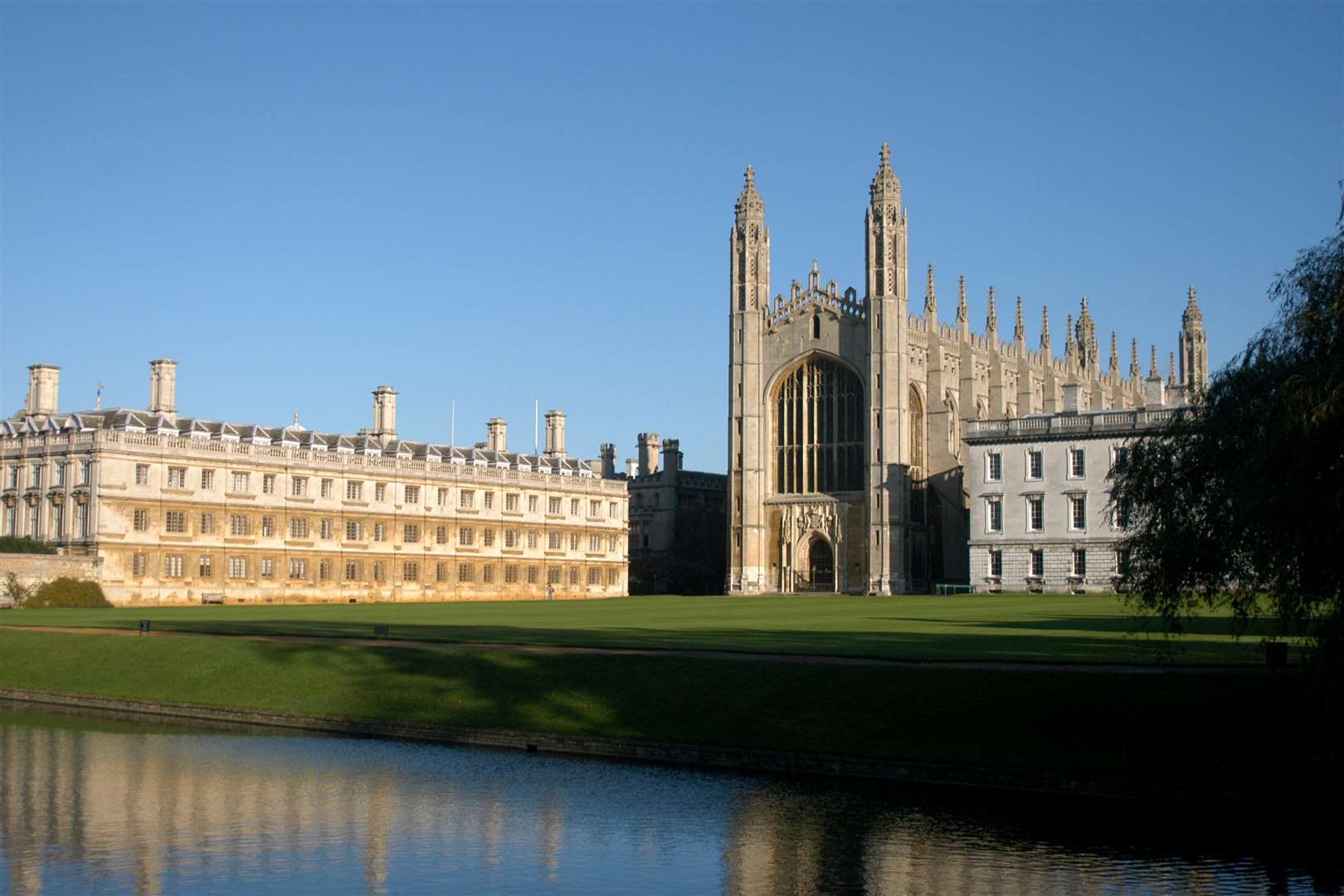 University cambridge in english. Кембриджский университет. Кембридж университет 1209. Оксфорд и Кембриджский университет.