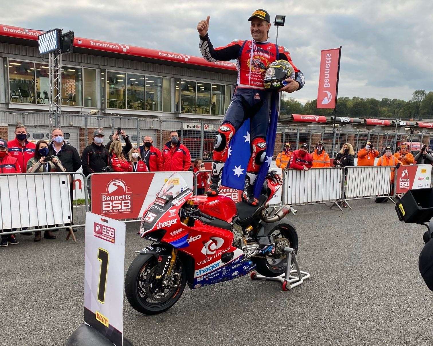 Josh Brookes wins the British Superbike Championship title at Brands Hatch Picture: MSV (42756556)