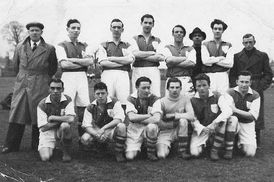 Perry Street FC 1951, Mr Lane's dad, George is the goalkeeper.