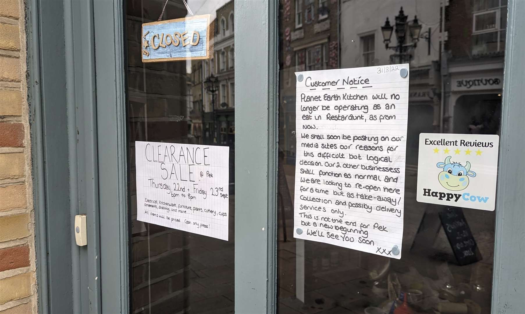 The vegan restaurant has staged a clearance sale after closing its doors