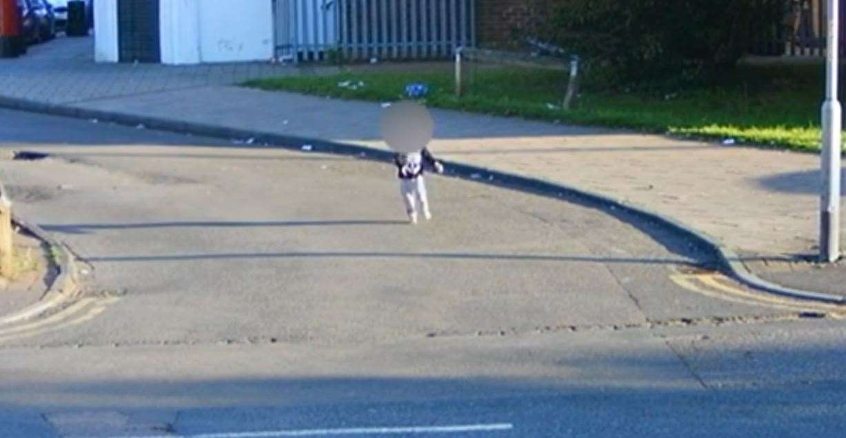 A young boy was pictured running down a Gravesend Road (12698346)