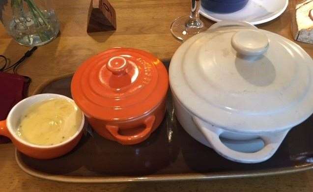 When my meal arrived it was served in three separate dishes, two with lids – the only thing on show was the honey mustard