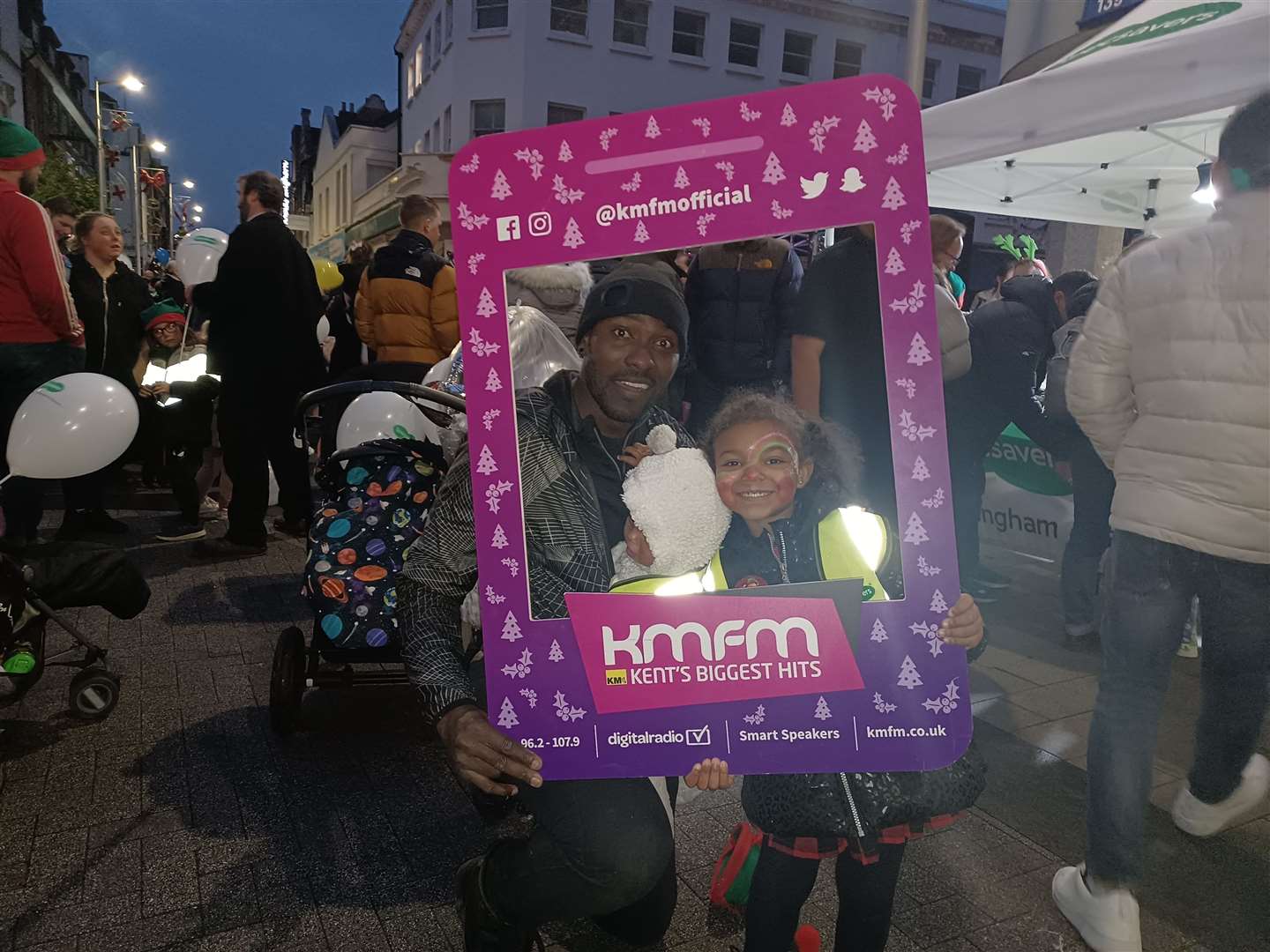 Hundreds of people braved the cold to watch the switch-on (60775091)