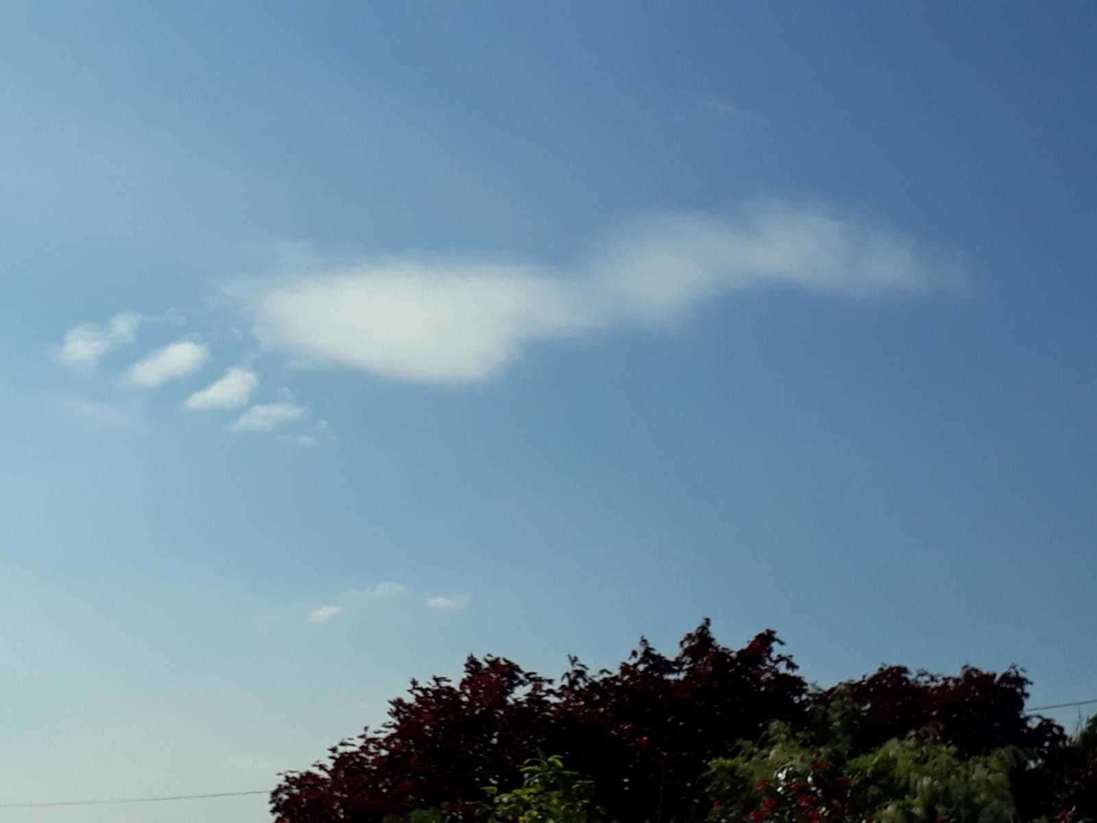 Does this cloud resemble a footprint? (11505591)