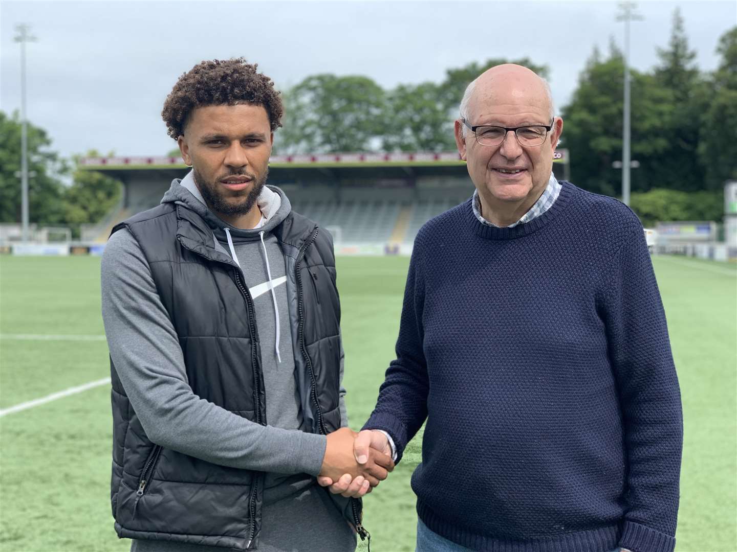 John Still welcomes new signing Jonathan Edwards to the Gallagher