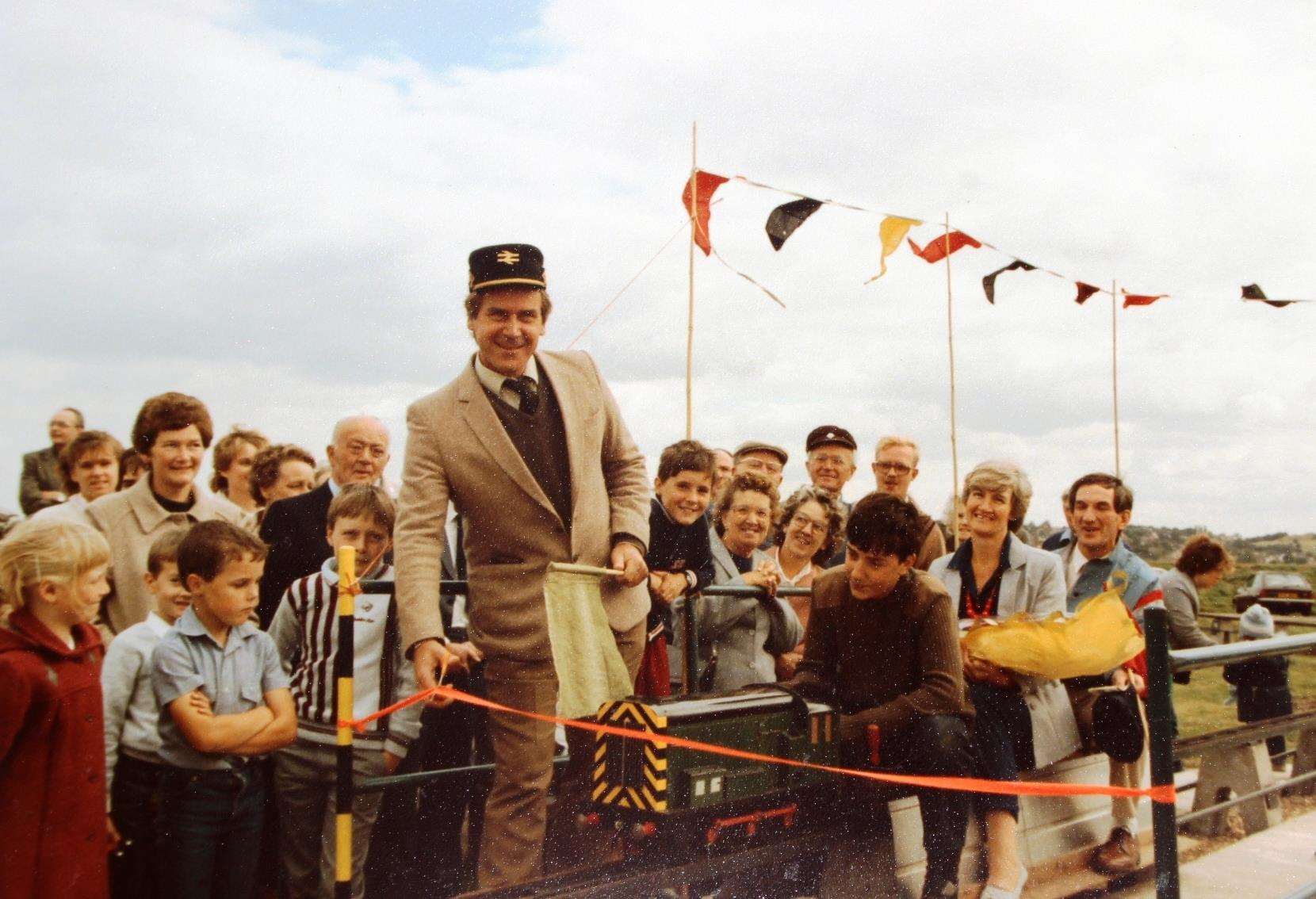 The mayor opens the new track of the Sheppey Miniature Engineering and Model Society at Barton's Point, Sheerness, in 1985 (3276455)