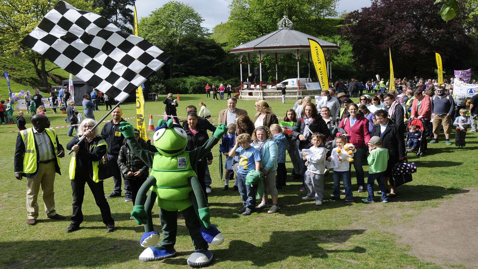 Buster leads the record-attempting ‘Crocodile’ Walking Bus at Buster’s Big Bash 2015, staged at Canterbury’s Dane John Gardens.
