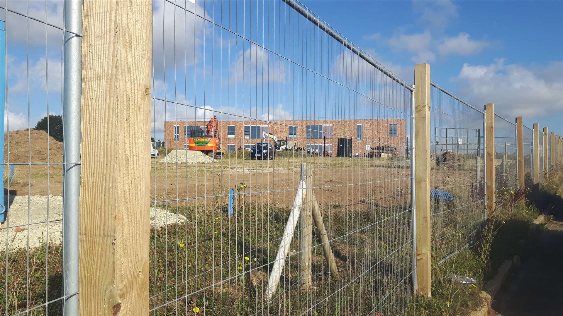The new Whitfield and Aspen Primary School is being built off Richmond Way