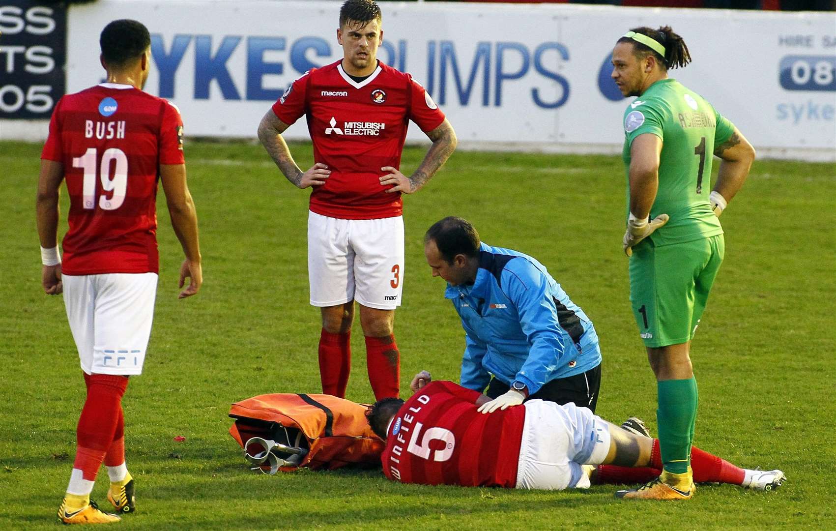 Dave Winfield: Ebbsfleet United captain facing a scan on injured knee