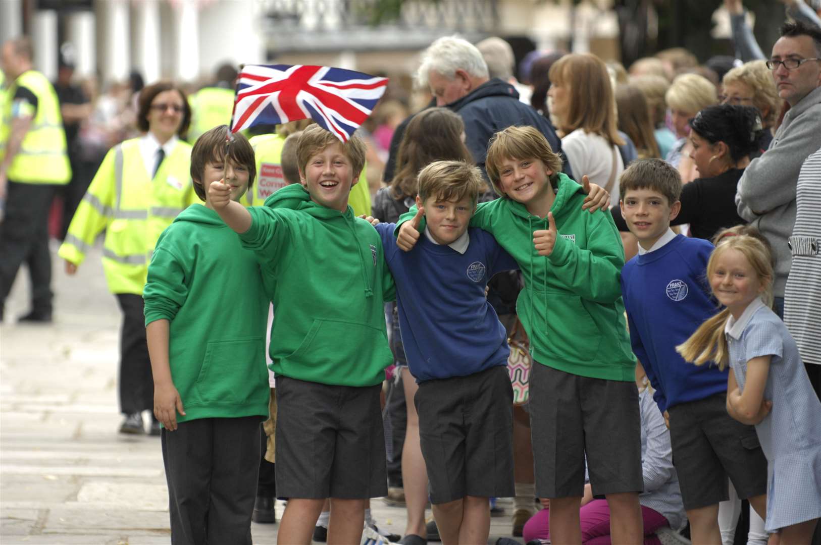 Pupils from Frant School getting ready to welcome the torchbearer in Tunbridge Wells