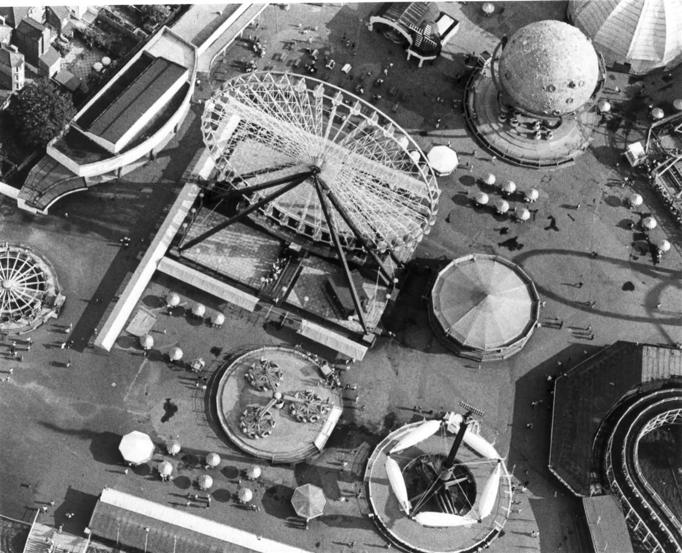Aerial view of the giant ferris wheel at Dreamland in Margate in September 1988