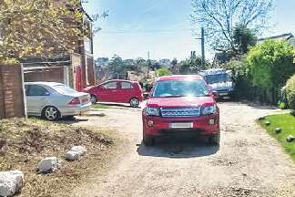 This 4X4 was pictured blocking road