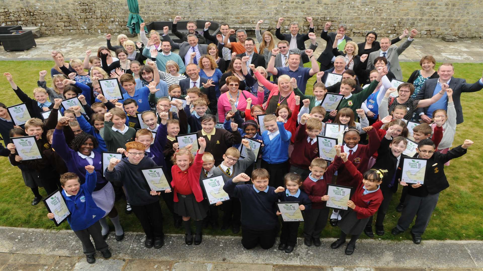 Schools leading the way in green travel received Green Travel Mark Awards at Leeds Castle, congratulated by supporters from Kent County Council, Medway Council, Three R’s Teacher Recruitment, Mini Babybel, Countrystyle Recycling and Southern Water.