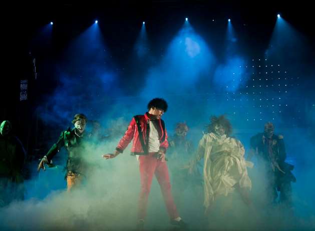 Thriller Live: MJ emerges from the smoke with his fellow zombies