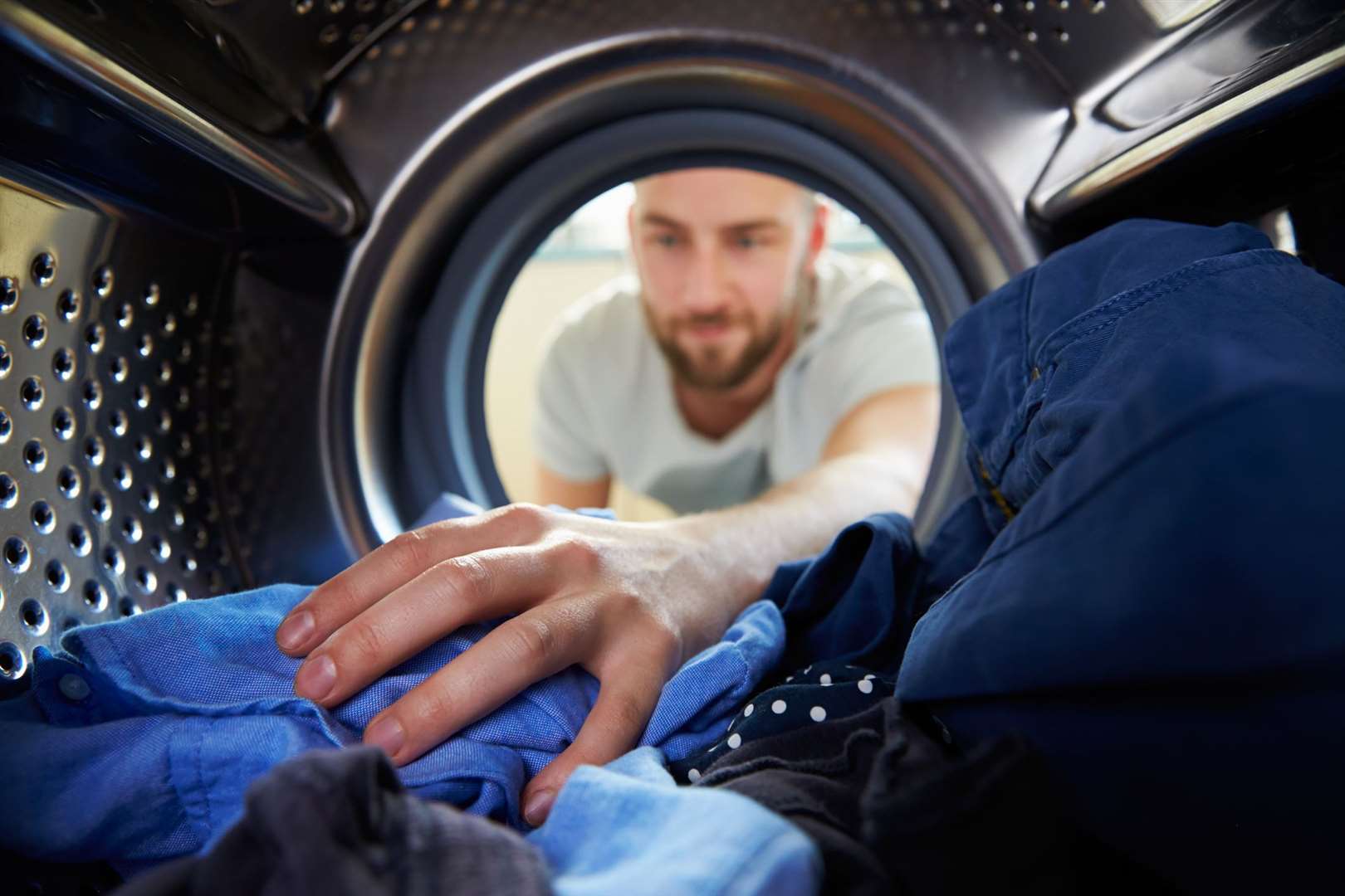 Allergy experts suggest washing clothes and pillowcases regularly