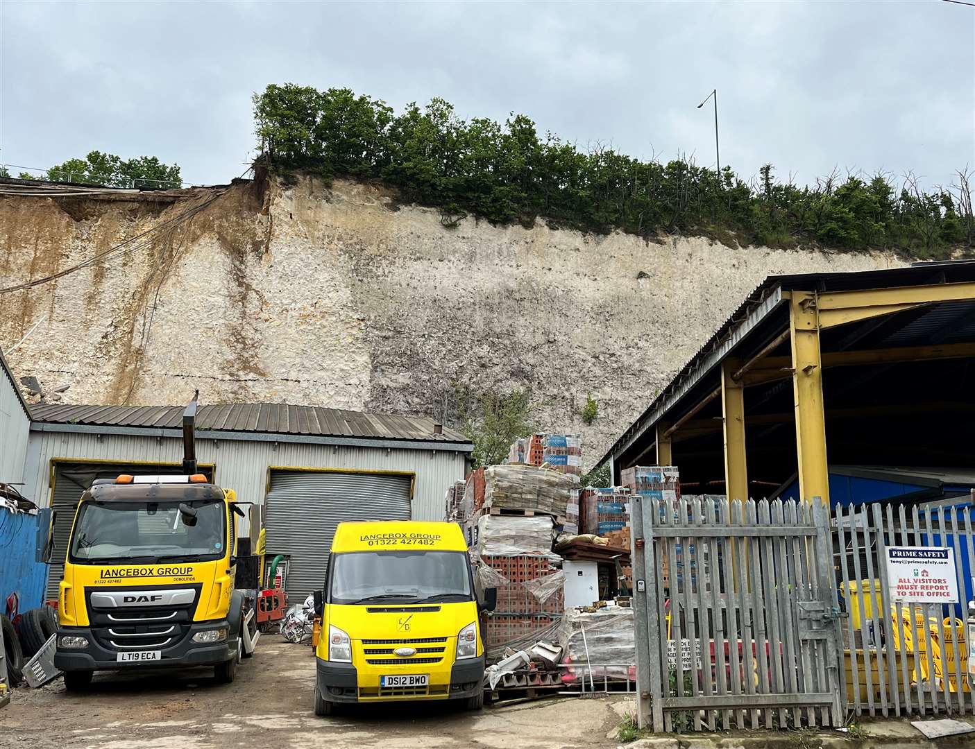 Demoliton company Lancebox on ManorWay Business Park in Swanscombe